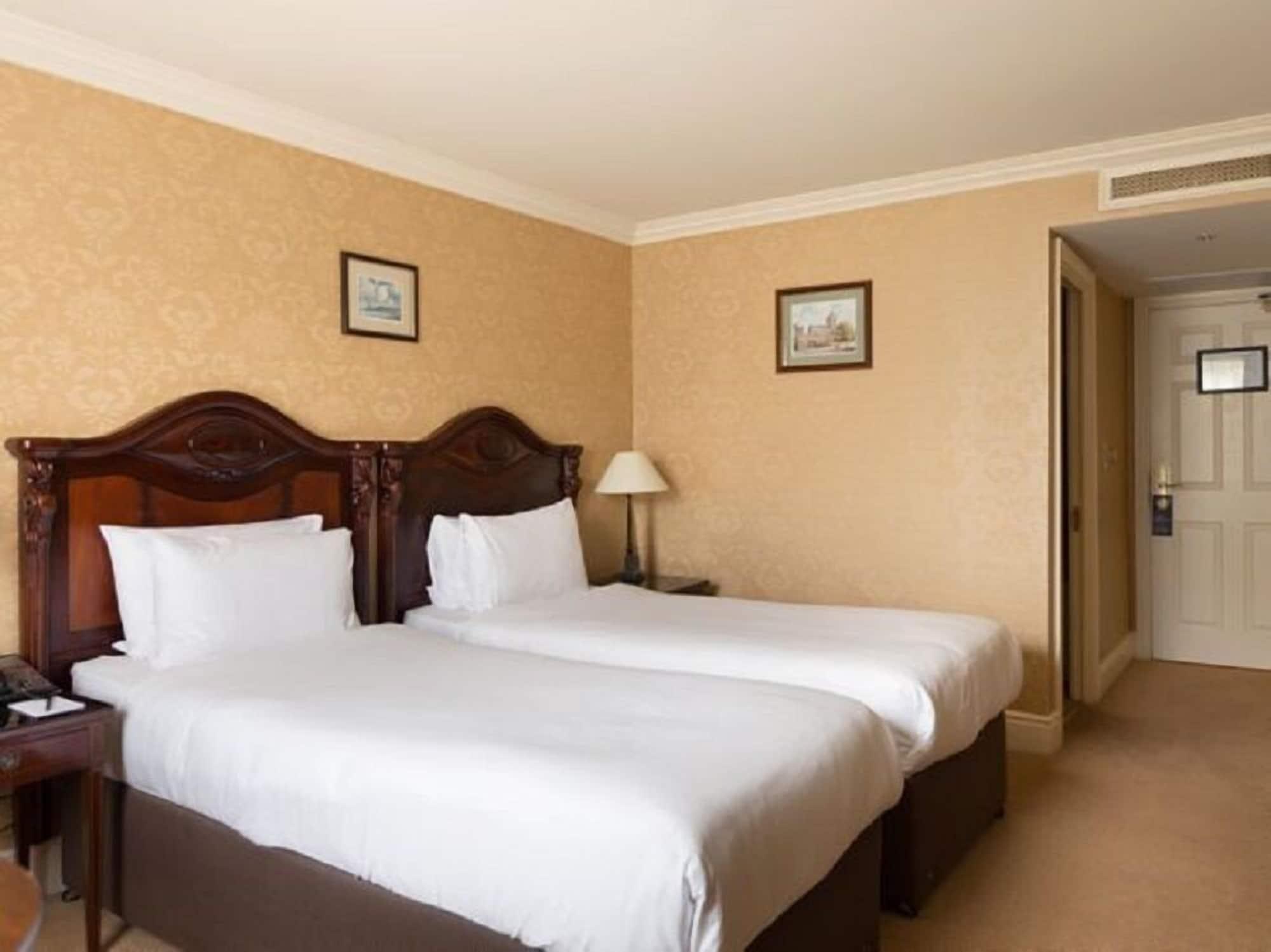 Finnstown Castle Hotel Lucan Εξωτερικό φωτογραφία